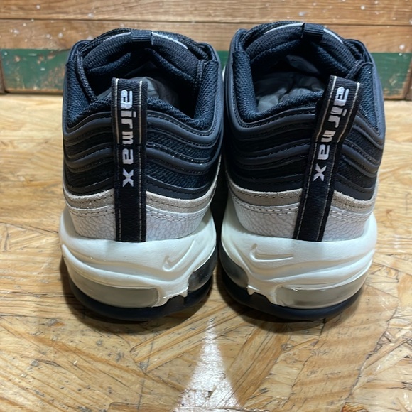 Brand new unworn in box. Nike Air Max 97 SE. Style DV7421-002 in size 10 - Picture 3 of 6